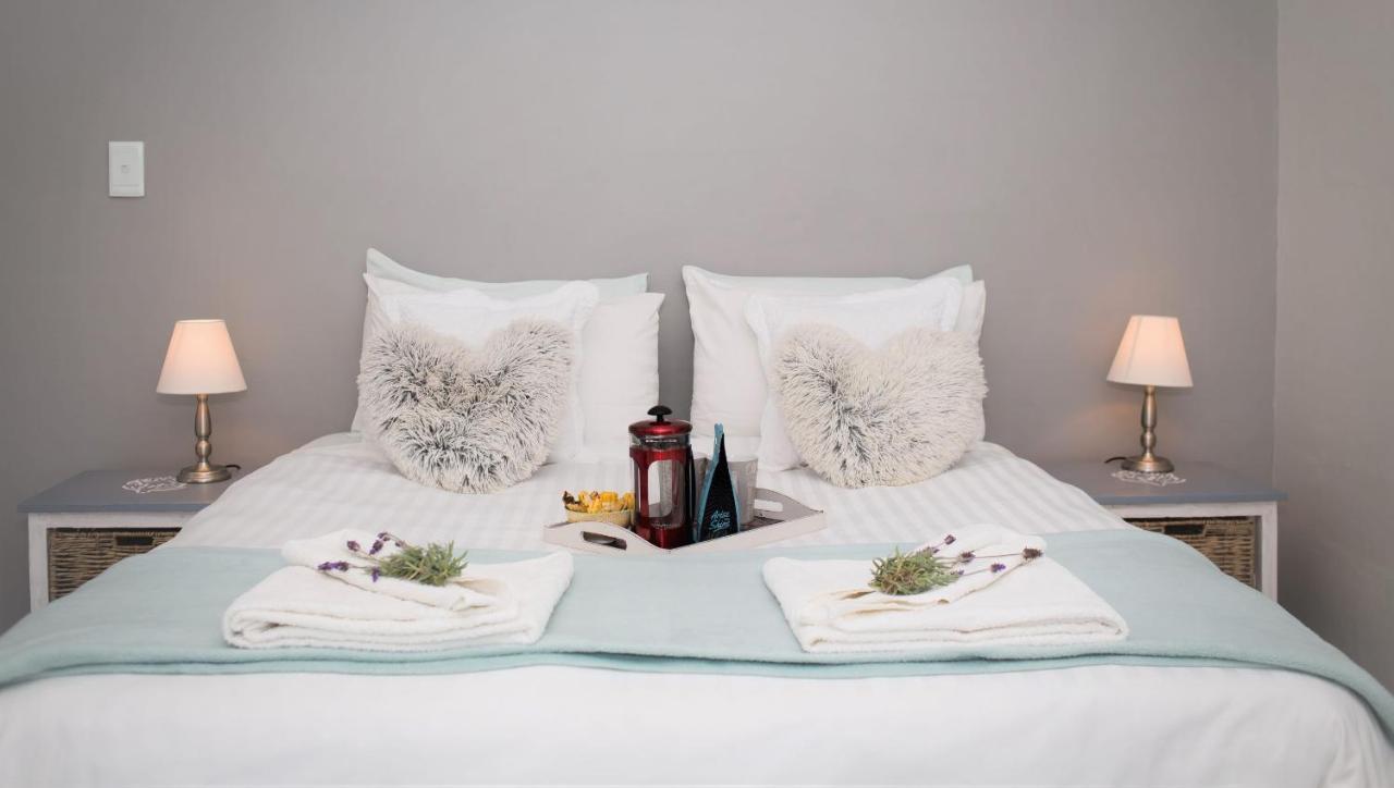 Three Feathers Cottages Langebaan Bagian luar foto