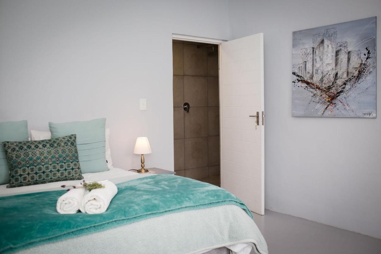 Three Feathers Cottages Langebaan Bagian luar foto