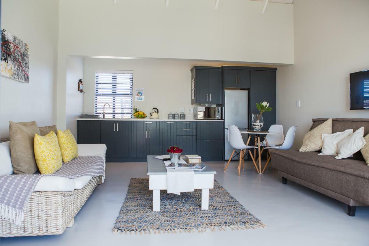 Three Feathers Cottages Langebaan Bagian luar foto